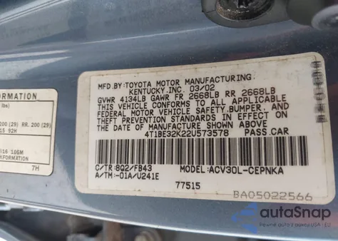 2002 Toyota Camry Le z USA, uszkodzony, nr VIN 4T1BE32K22U573578